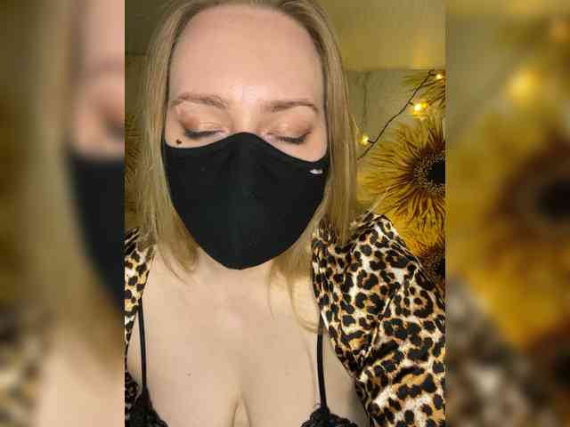 Donut-red webcam