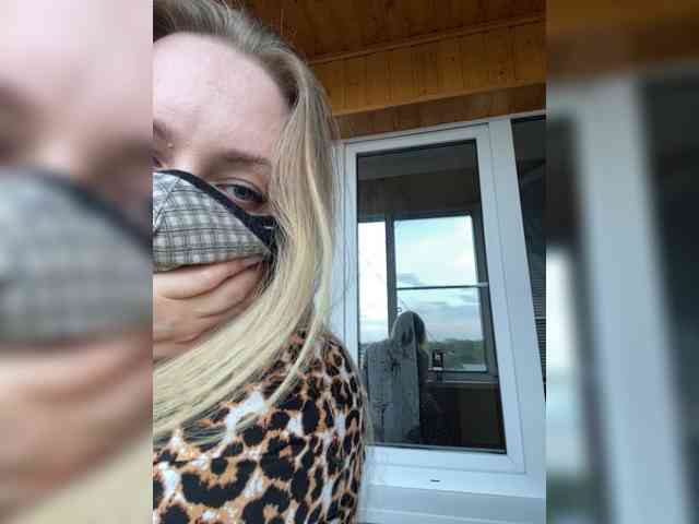 Donut-red webcam