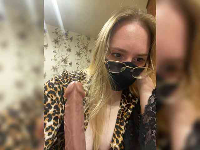 Donut-red webcam