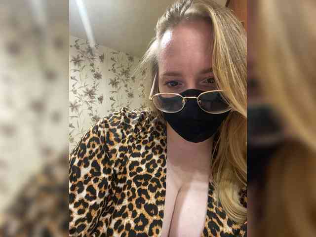 Donut-red webcam