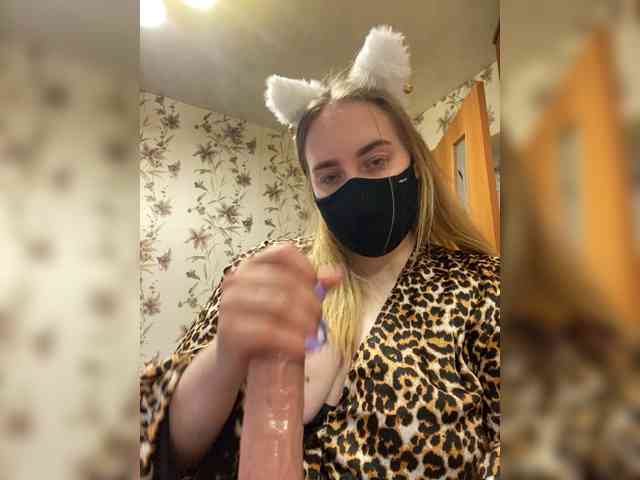Donut-red webcam