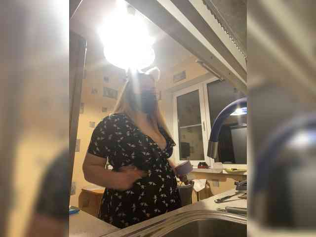 Donut-red webcam