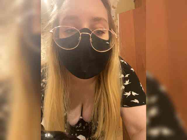 Donut-red webcam