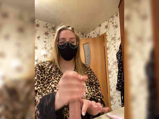 Donut-red webcam