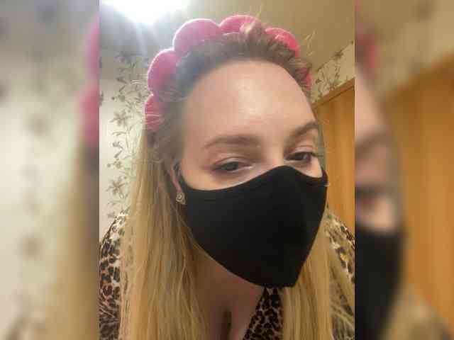 Donut-red webcam