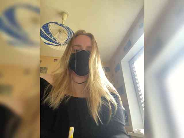 Donut-red Live Webcam on BongaCams