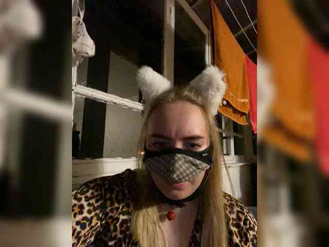 Donut-red webcam