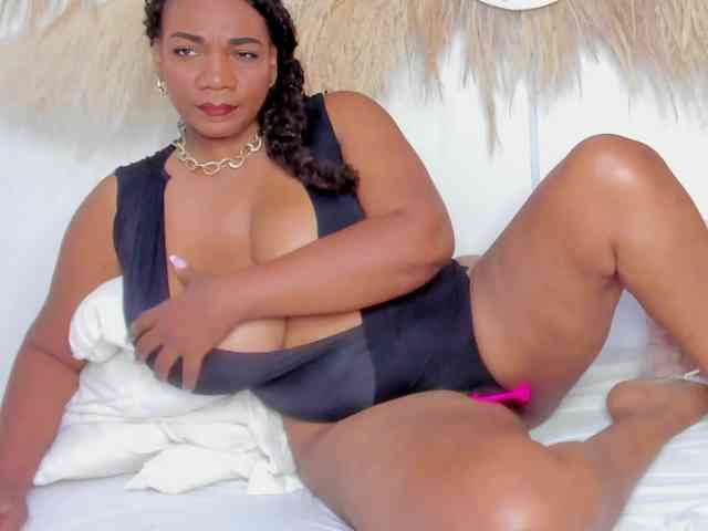 Shakebigass Sex Cam Show