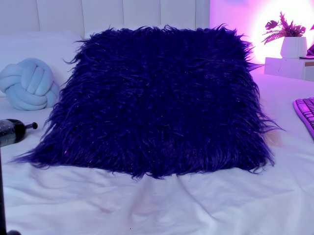 Miranda-Rogers's BongaCams show and profile