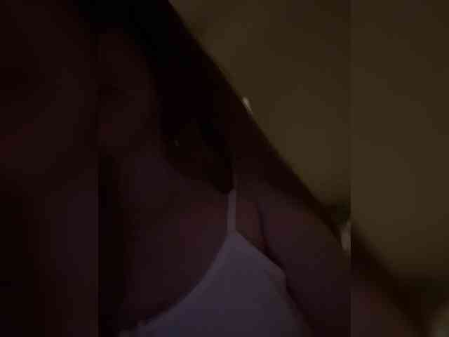Louiseisgentle webcam