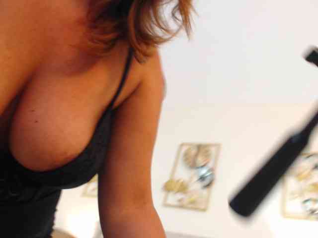 SophiaQueens webcam