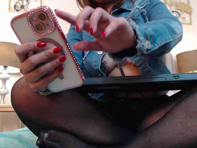 SophiaQueens webcam