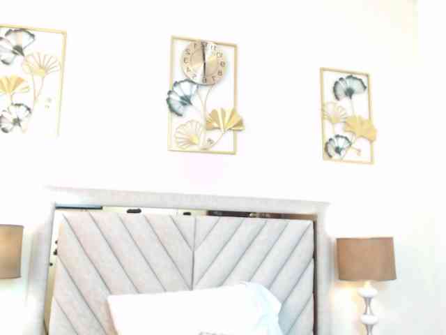 SophiaQueens webcam