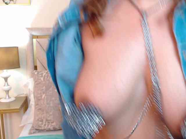 SophiaQueens webcam