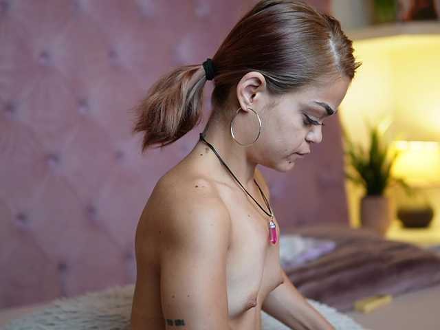 MaiaMini live cam on BongaCams
