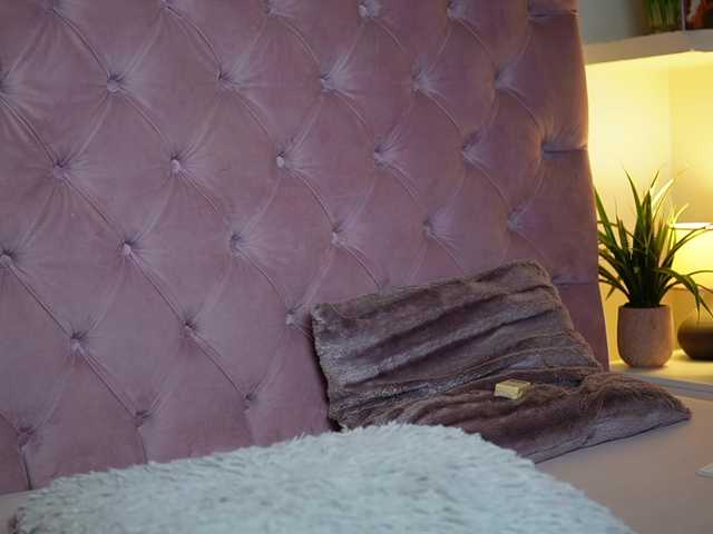 MaiaMini live webcam show