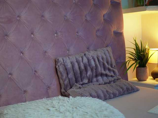 MaiaMini's BongaCams show and profile