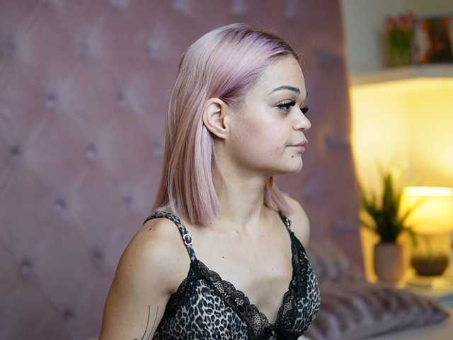MaiaMini live cam on BongaCams
