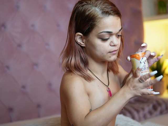 MaiaMini live cam on BongaCams