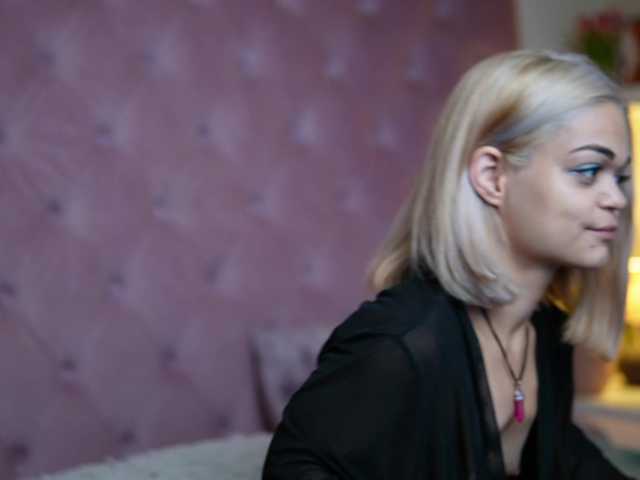 MaiaMini live cam on BongaCams