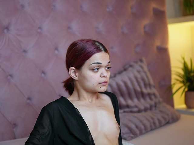 MaiaMini's BongaCams show and profile