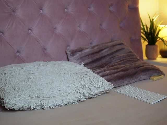 MaiaMini live webcam show