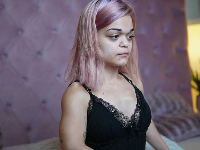 MaiaMini live cam on BongaCams