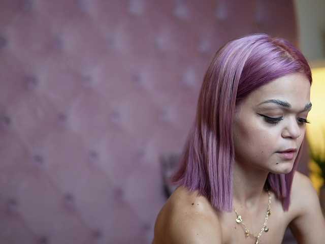 MaiaMini live cam on BongaCams