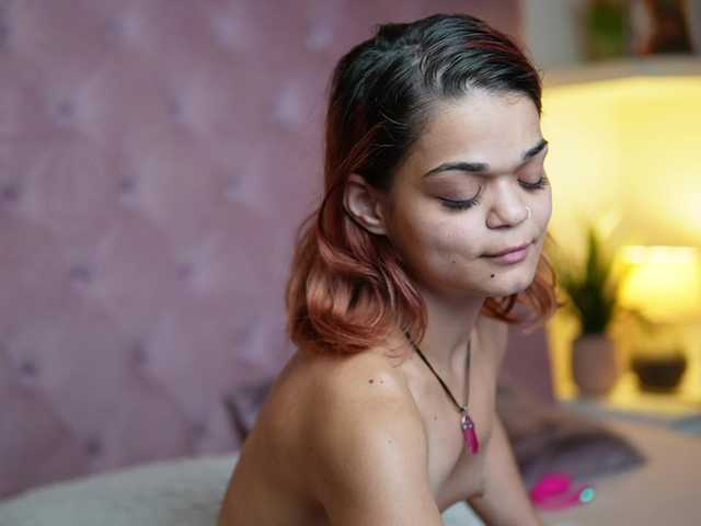 MaiaMini live cam on BongaCams