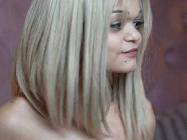 MaiaMini live cam on BongaCams