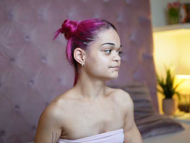 MaiaMini live cam on BongaCams