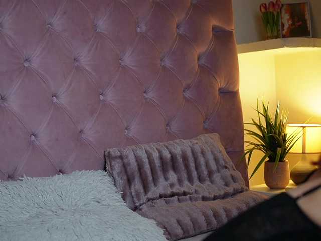 MaiaMini live cam on BongaCams
