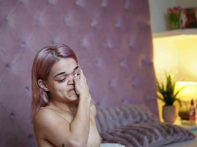 MaiaMini live cam on BongaCams