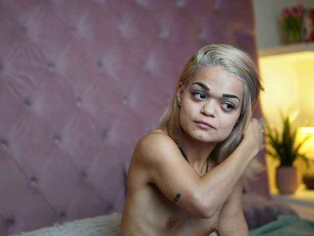 MaiaMini live cam on BongaCams