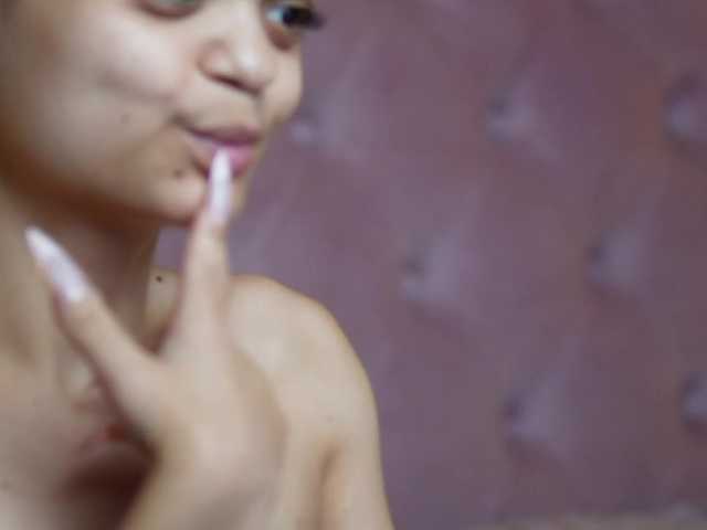 MaiaMini live cam on BongaCams