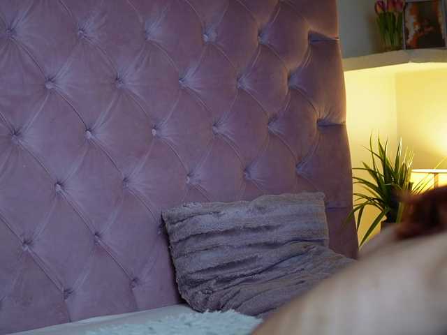 MaiaMini live cam on BongaCams