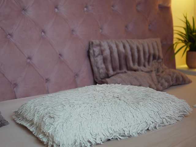 MaiaMini's BongaCams show and profile