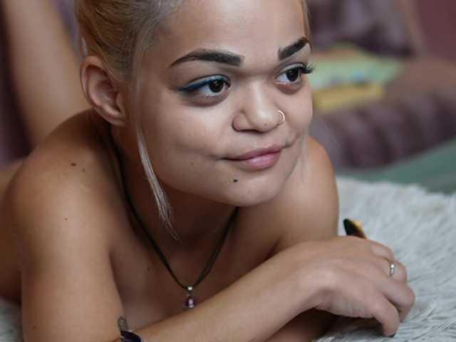 MaiaMini live cam on BongaCams