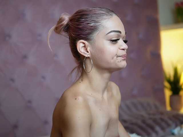 MaiaMini live cam