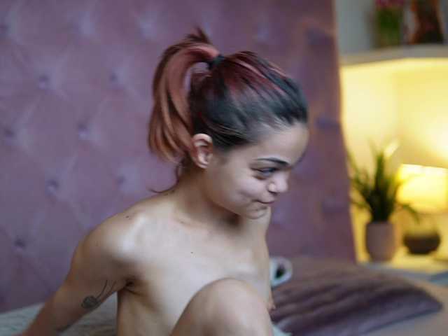 MaiaMini live cam on BongaCams