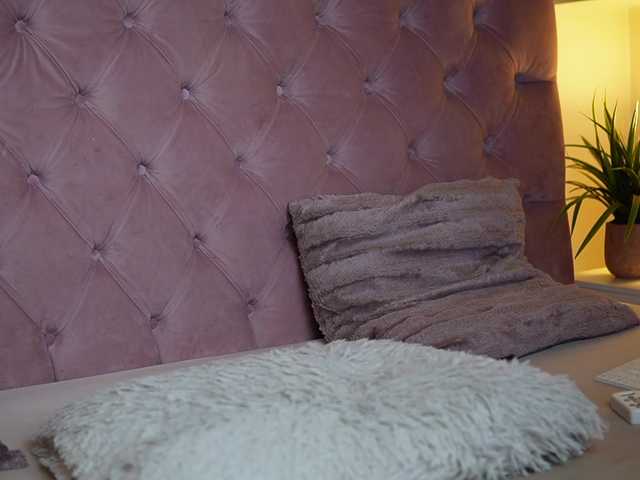 MaiaMini live cam on BongaCams