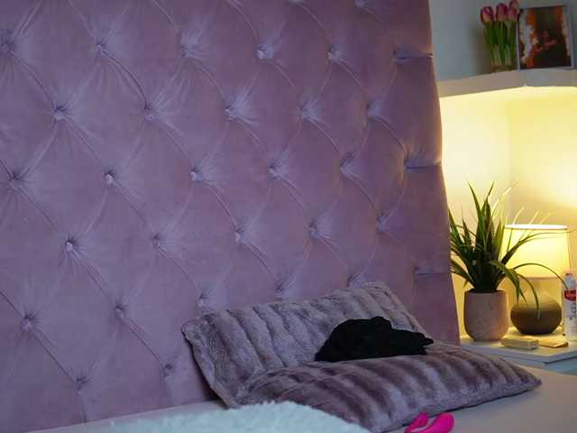 MaiaMini live cam on BongaCams
