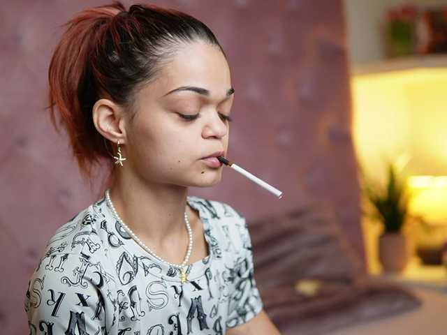 MaiaMini live webcam show