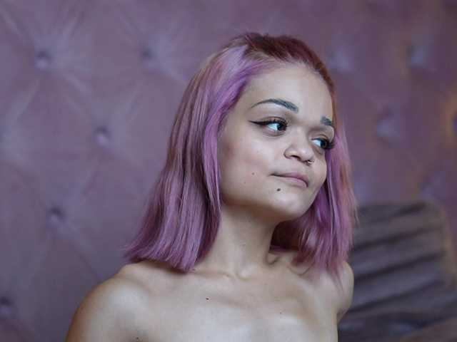 MaiaMini live cam on BongaCams