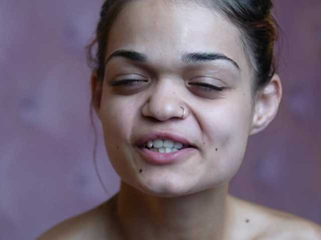 MaiaMini live webcam show