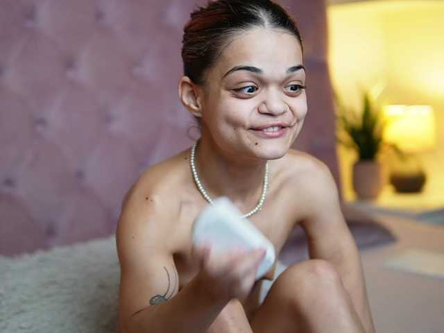 MaiaMini live webcam show