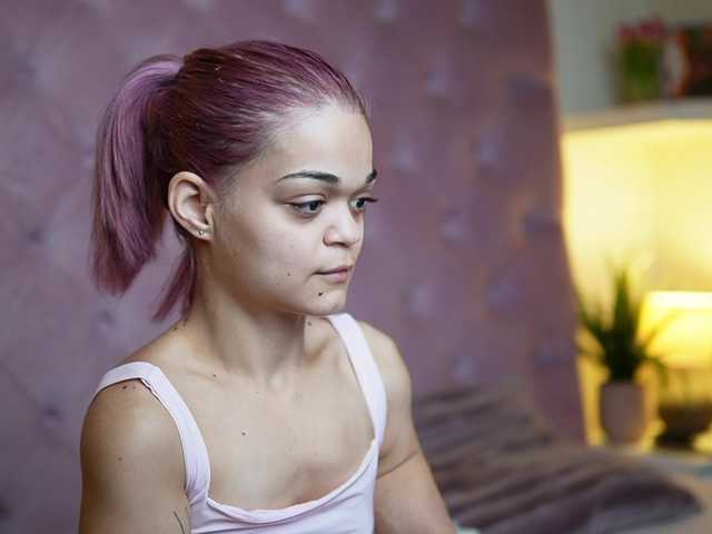 MaiaMini live cam on BongaCams