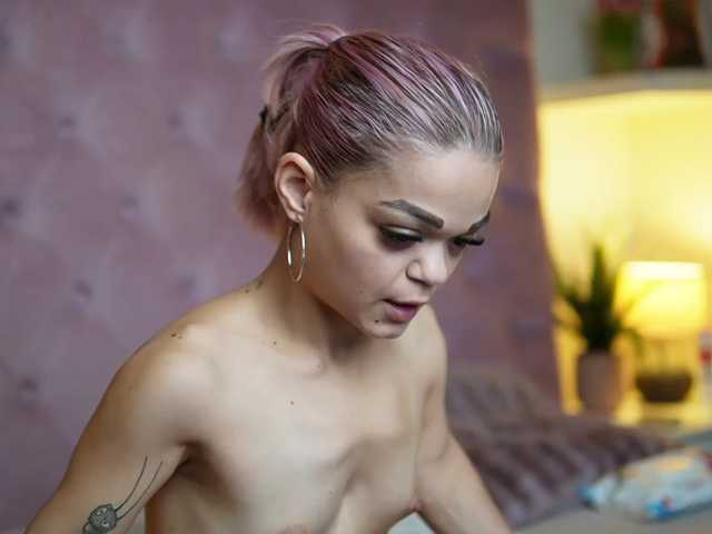 MaiaMini live cam on BongaCams