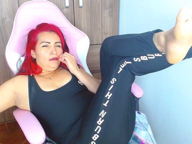 nanis-milf live cam on BongaCams