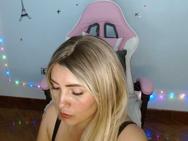 nanis-milf's BongaCams show and profile